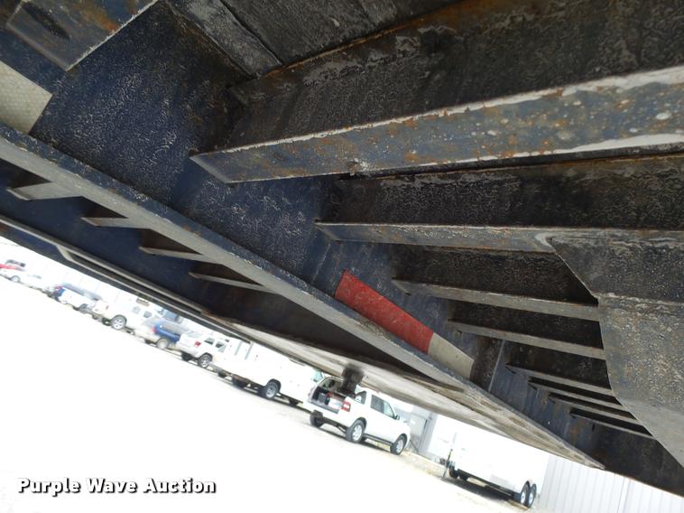 image for item DB5776 2002 Utility Trailers curtain sided trailer