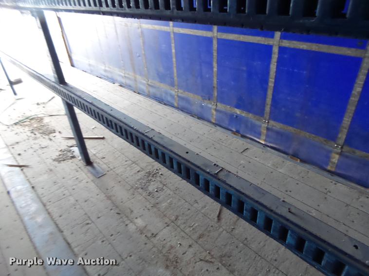 image for item DB5776 2002 Utility Trailers curtain sided trailer