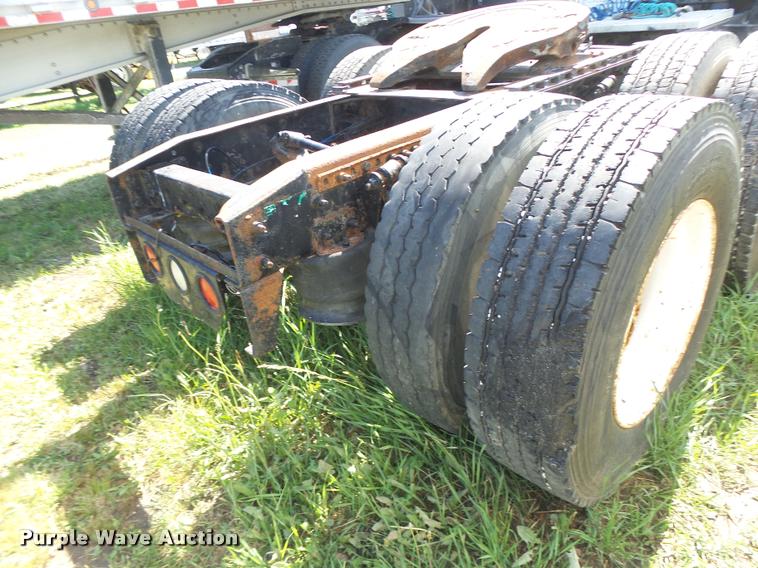 image for item DB5779 1999 Freightliner FLD112 semi truck