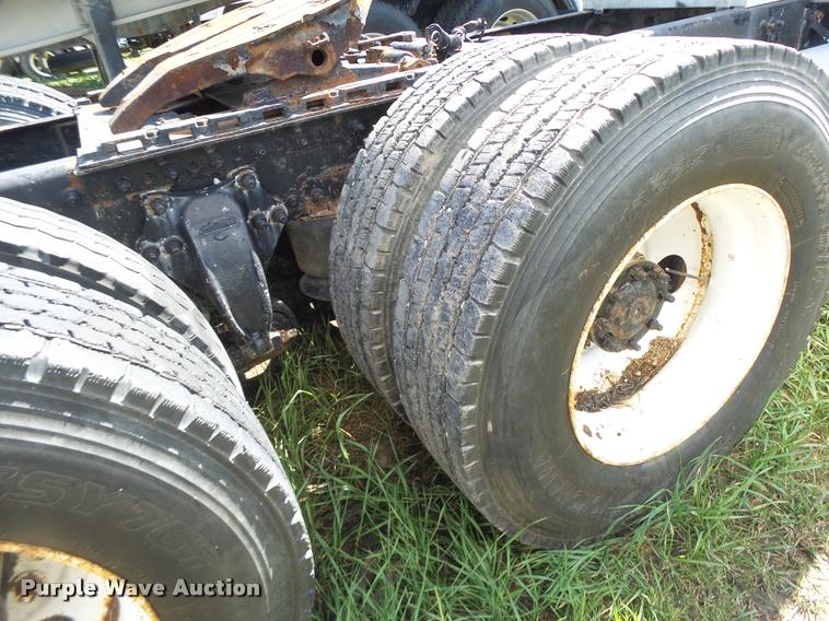 image for item DB5779 1999 Freightliner FLD112 semi truck