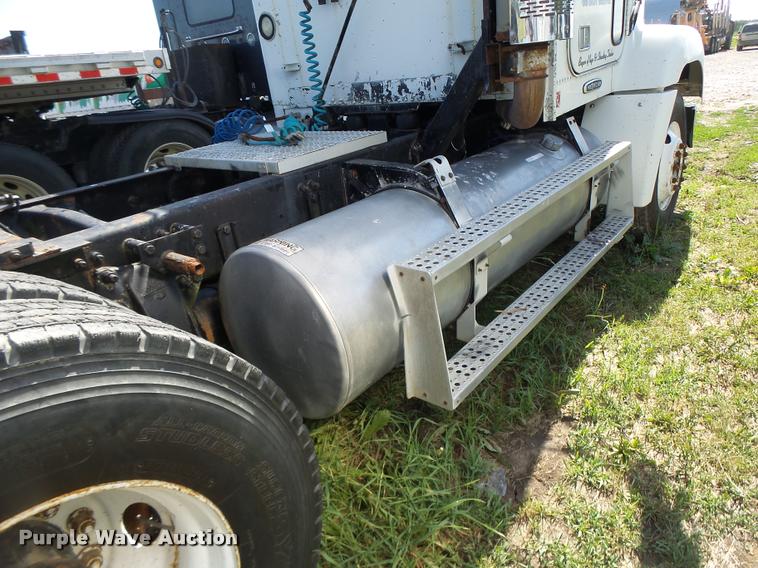 image for item DB5779 1999 Freightliner FLD112 semi truck
