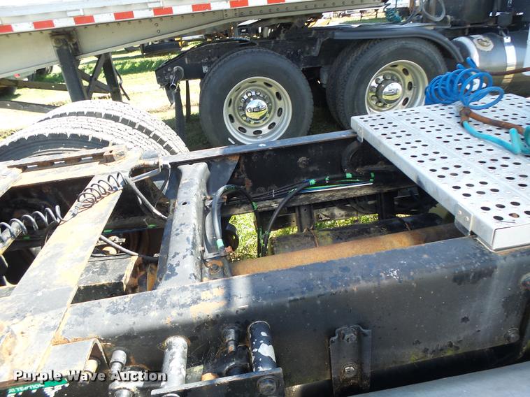 image for item DB5779 1999 Freightliner FLD112 semi truck