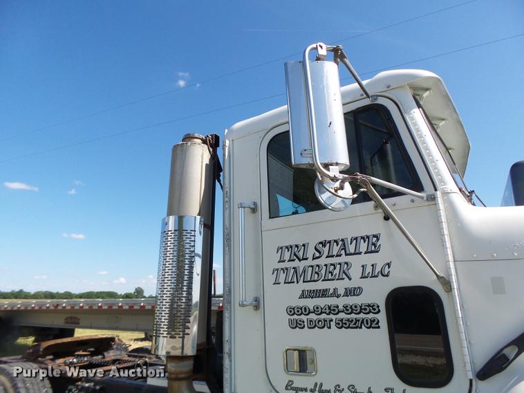 image for item DB5779 1999 Freightliner FLD112 semi truck