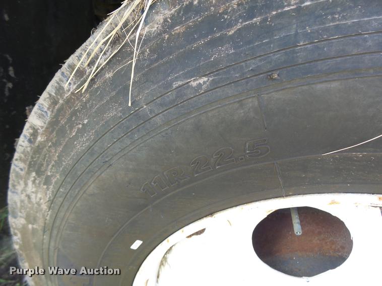 image for item DB5779 1999 Freightliner FLD112 semi truck