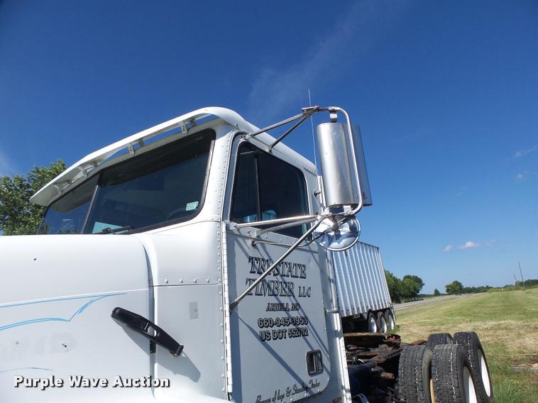 image for item DB5779 1999 Freightliner FLD112 semi truck