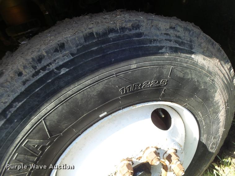 image for item DB5779 1999 Freightliner FLD112 semi truck