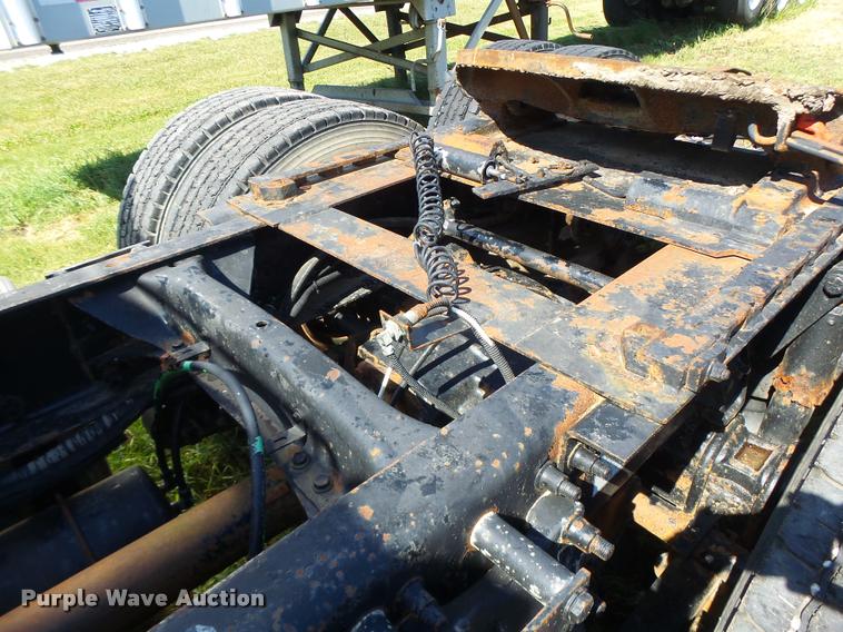 image for item DB5779 1999 Freightliner FLD112 semi truck