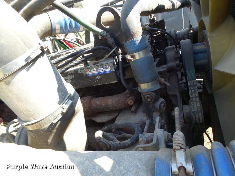 image for item DB5779 1999 Freightliner FLD112 semi truck