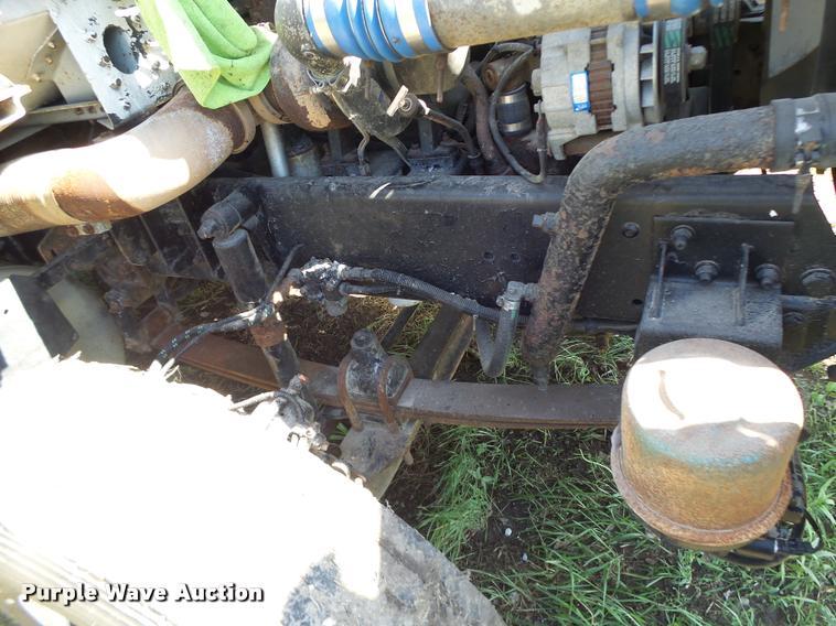 image for item DB5779 1999 Freightliner FLD112 semi truck