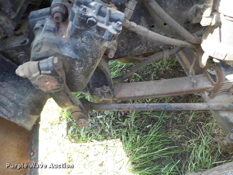 image for item DB5779 1999 Freightliner FLD112 semi truck