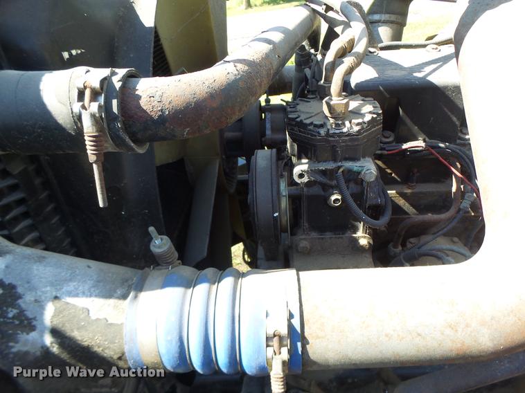 image for item DB5779 1999 Freightliner FLD112 semi truck