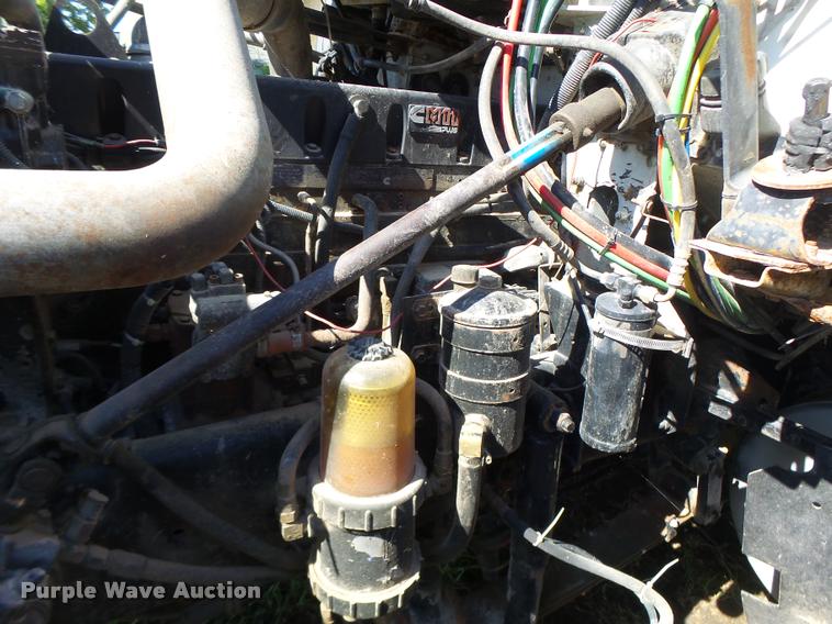 image for item DB5779 1999 Freightliner FLD112 semi truck