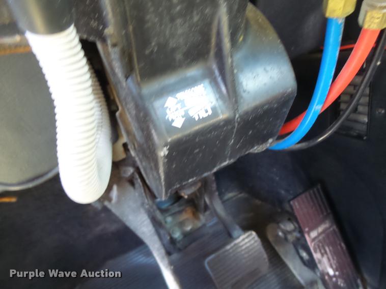 image for item DB5779 1999 Freightliner FLD112 semi truck