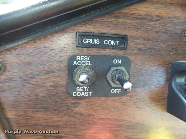 image for item DB5779 1999 Freightliner FLD112 semi truck