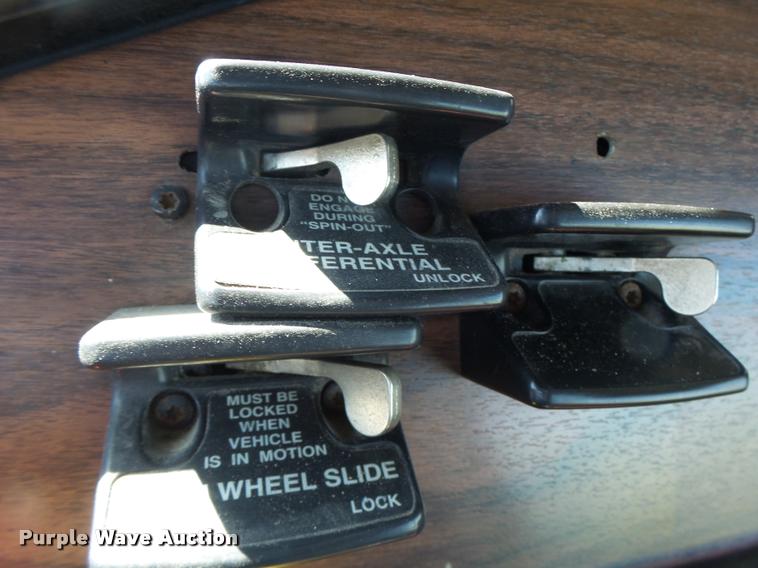 image for item DB5779 1999 Freightliner FLD112 semi truck