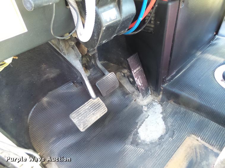 image for item DB5779 1999 Freightliner FLD112 semi truck