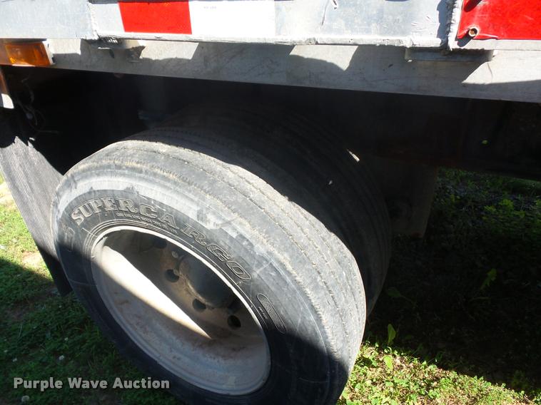 image for item DJ9518 2000 Transcraft flatbed trailer