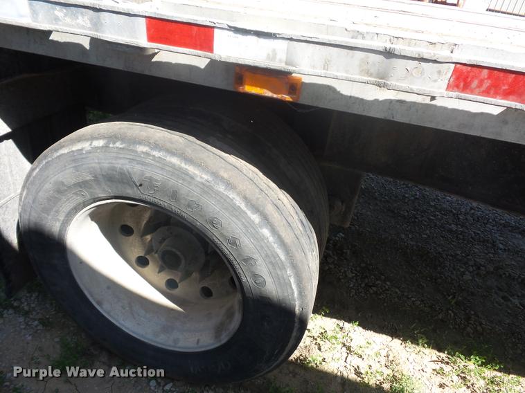 image for item DJ9518 2000 Transcraft flatbed trailer