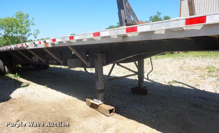 image for item DJ9518 2000 Transcraft flatbed trailer