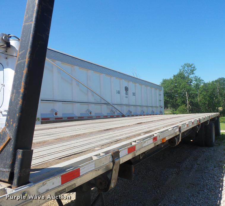 image for item DJ9518 2000 Transcraft flatbed trailer