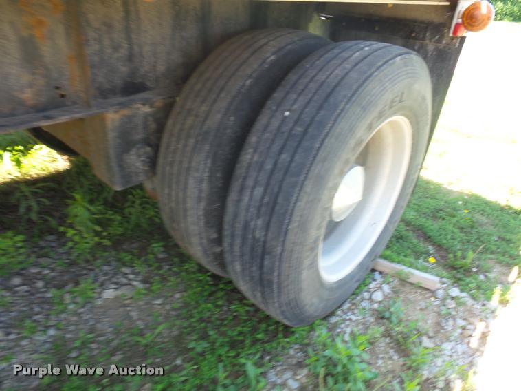 image for item DJ9518 2000 Transcraft flatbed trailer