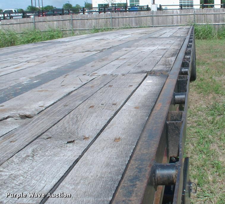 image for item DK9698 2000 Lufkin FL-11 flatbed trailer