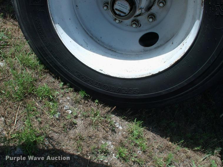 image for item DK9698 2000 Lufkin FL-11 flatbed trailer