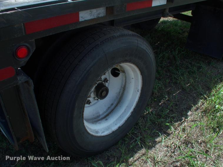 image for item DK9698 2000 Lufkin FL-11 flatbed trailer