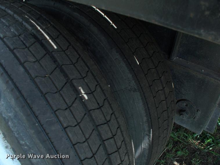 image for item DK9698 2000 Lufkin FL-11 flatbed trailer