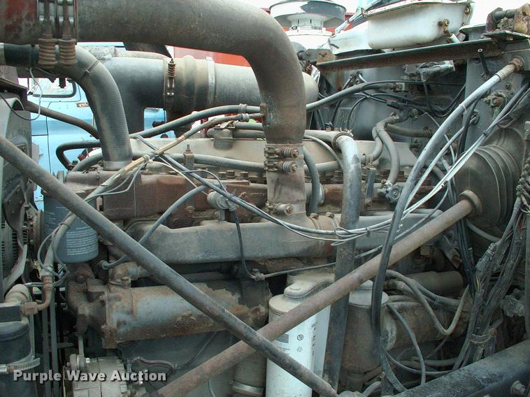 image for item DK9719 1989 Mack R690ST semi truck