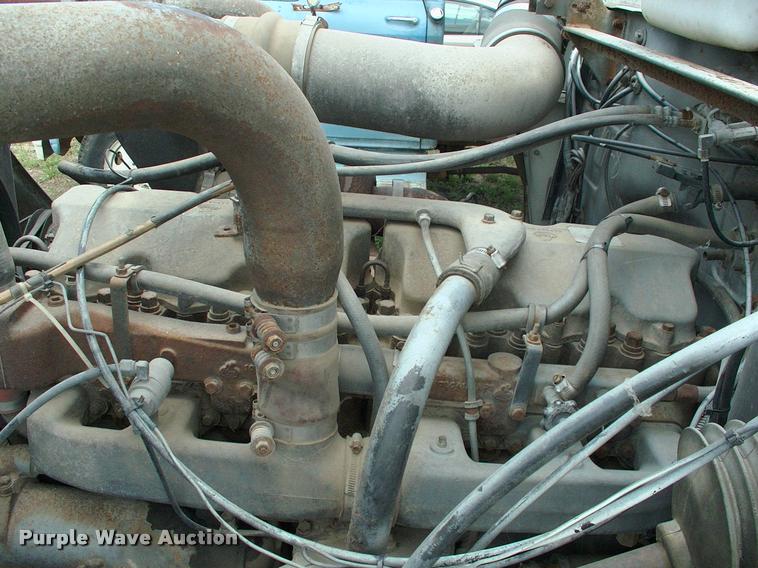 image for item DK9719 1989 Mack R690ST semi truck