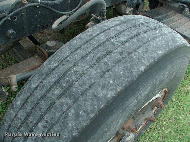 image for item DK9719 1989 Mack R690ST semi truck