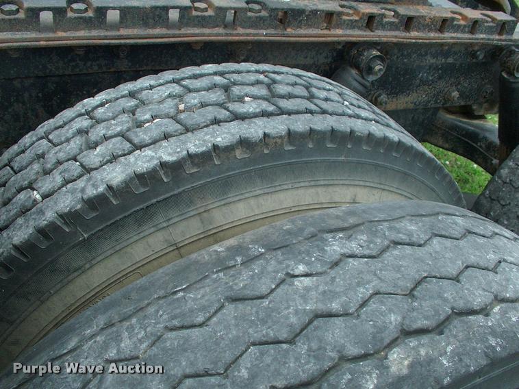 image for item DK9719 1989 Mack R690ST semi truck