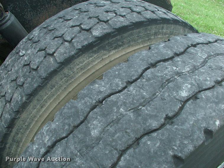 image for item DK9719 1989 Mack R690ST semi truck