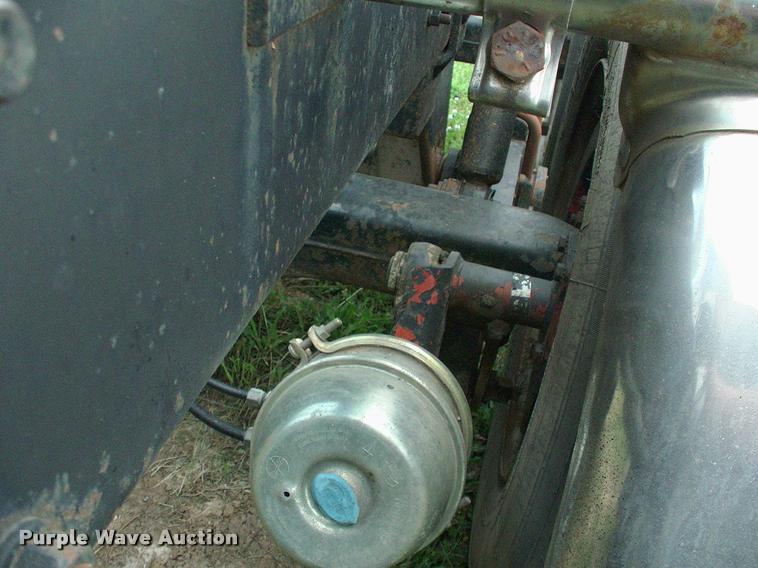 image for item DK9719 1989 Mack R690ST semi truck