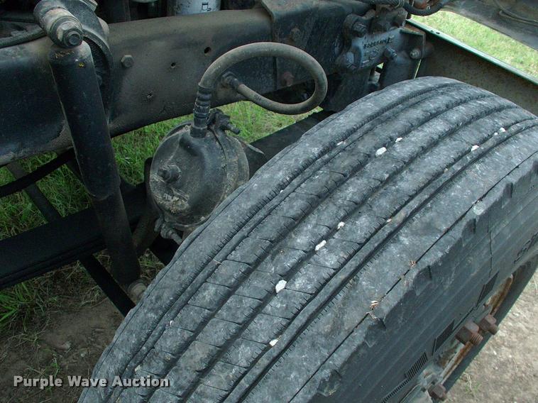 image for item DK9719 1989 Mack R690ST semi truck