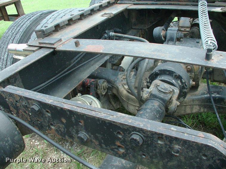 image for item DK9719 1989 Mack R690ST semi truck