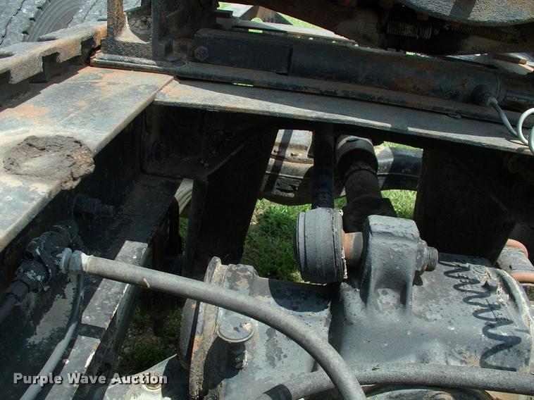 image for item DK9719 1989 Mack R690ST semi truck