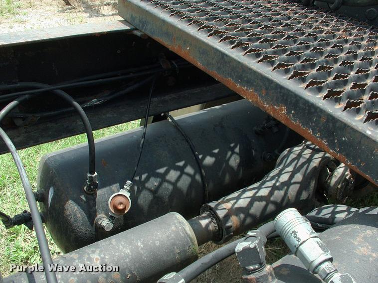 image for item DK9719 1989 Mack R690ST semi truck