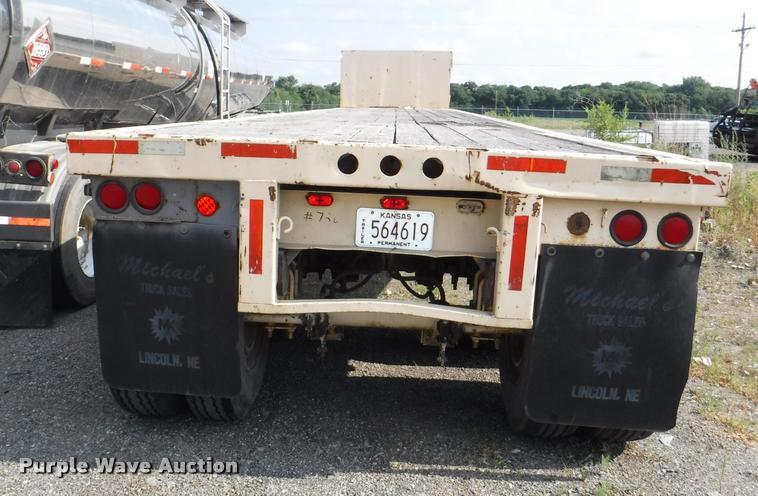 image for item K5918 1979 Utility flatbed trailer