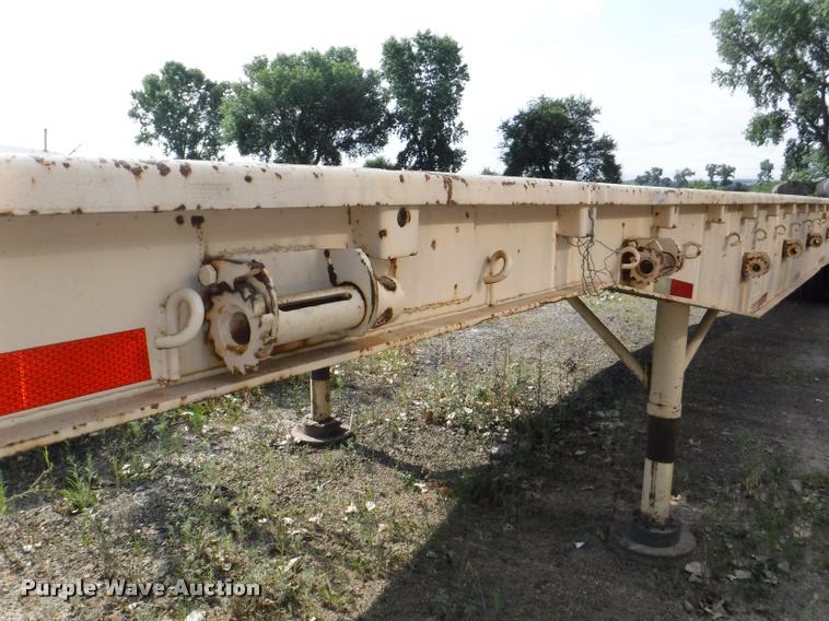 image for item K5918 1979 Utility flatbed trailer