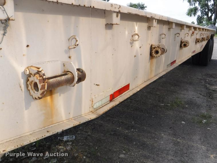 image for item K5918 1979 Utility flatbed trailer