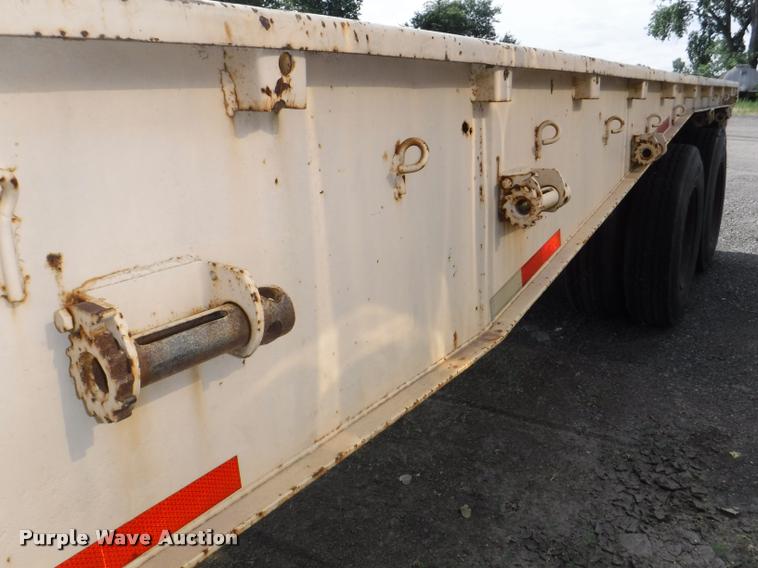image for item K5918 1979 Utility flatbed trailer