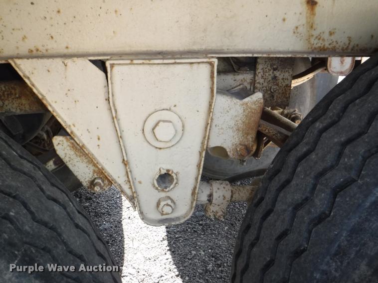 image for item K5918 1979 Utility flatbed trailer