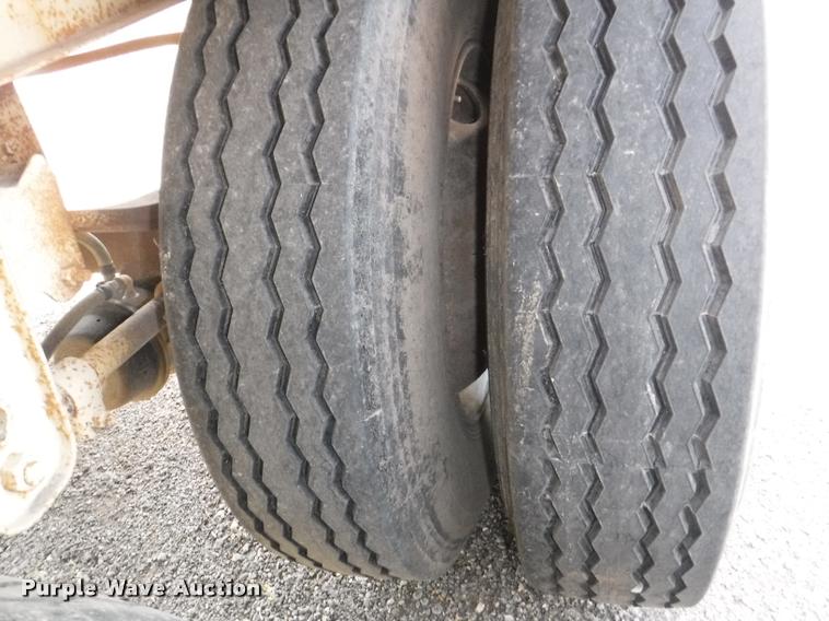 image for item K5918 1979 Utility flatbed trailer