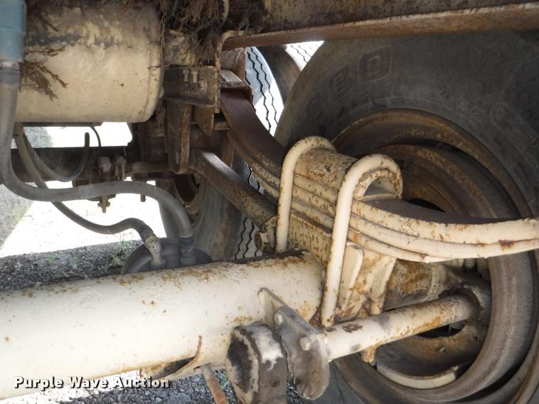 image for item K5918 1979 Utility flatbed trailer