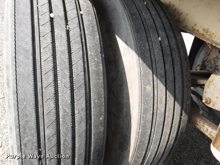 image for item K5918 1979 Utility flatbed trailer