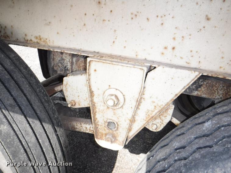 image for item K5918 1979 Utility flatbed trailer