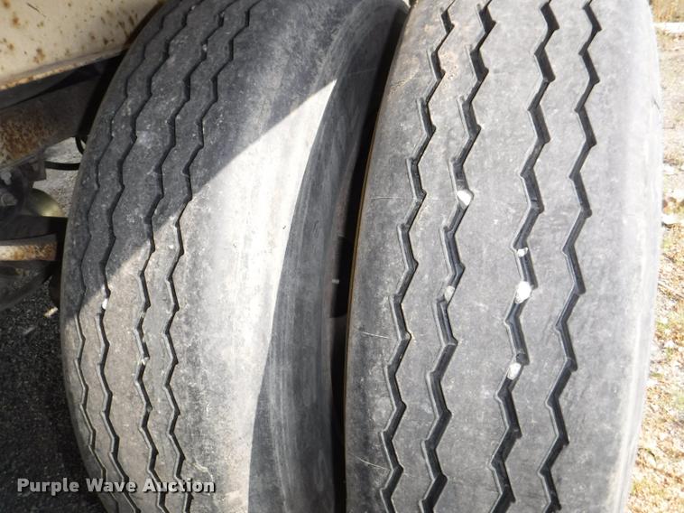 image for item K5918 1979 Utility flatbed trailer