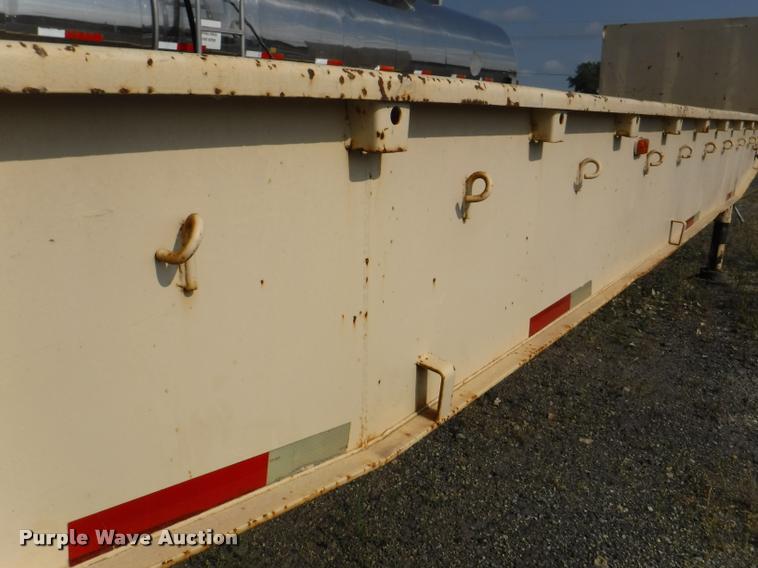 image for item K5918 1979 Utility flatbed trailer